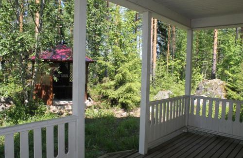 Enonkoski House | Коттедж в Финляндии, Enonkoski (желтый)