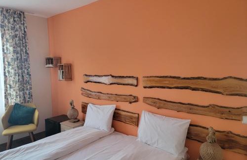 Hisarja House | Стаи за гости Писателите