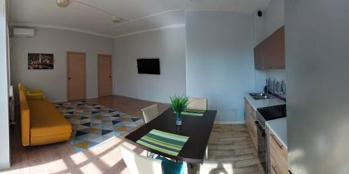 Uralsk Apartment | Уютная и просторная 3х комнатная в новом центре!