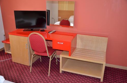 Elin Pelin Hotel | Хотел Летище Лесново