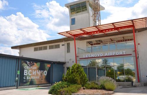 Elin Pelin Hotel | Хотел Летище Лесново