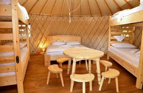 Vetrino Other | Юртов лагер Наедно