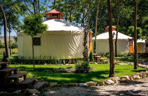 Vetrino Other | Юртов лагер Наедно