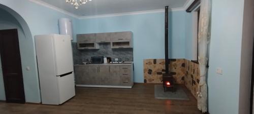 Kaputan House | Հյուրատուն Հաղարծինում