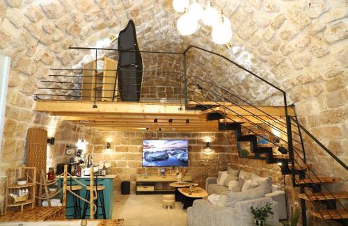 Acre Old City Bed & Breakfast | האבן והים - סוויטה מהממת עם ג'קוזי בעיר העתיקה עכו