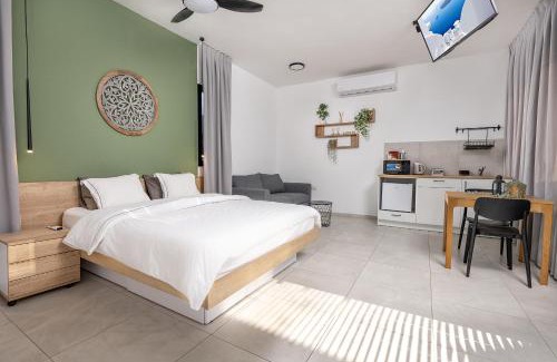 Sde Tzvi Cabin | נופש Eylim -וילה מהממת עם 3 סוויטות ובריכה פרטית מחוממת