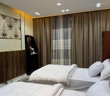 Al Duqqi Apartment | استديو فندقي بالعجوزة