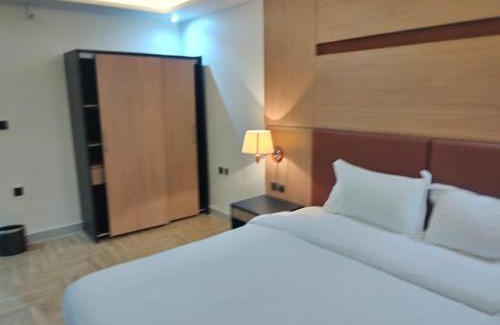 King Abdul Aziz Road Hotel | المهاجر فرع قريش