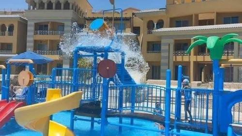 Ras Sudar Ski Chalet | بورتو السخنه - كاريبين اكوا بارك اطفال وكبار مجانآ عائلات فقط