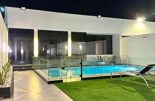 Al Kura Ski Chalet | شاليهات قولدين لاند