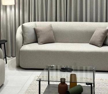 Medina Apartment | شقة فندقية حديثة غرفة نوم وصالة ومطبخ