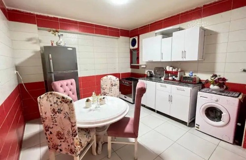 Al Haram Apartment | شقة لك بالكامل مطله علي الاهرامات مباشرة . انت في قبي التارريخ من شرفتنا