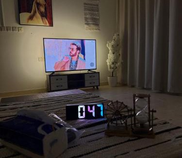 Buraydah Apartment | غرفة وصالة بدخول ذكي