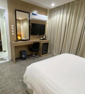 Al Kura Apartment | غرفة وصالة فندقية