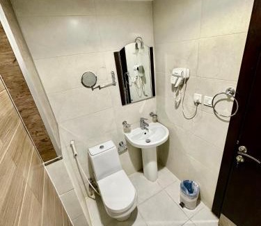 Al Aziziyah Hotel | فندق مكان النور