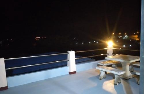 Khao Kho House | บ้านแสงเพ็ญ by แช่มช้อย