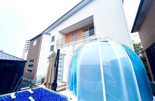 Shirahama Apartment | バブルハウス付き!白良浜徒歩10分!プール付き!BBQ雨でも可能!貸切!浅築5LDk