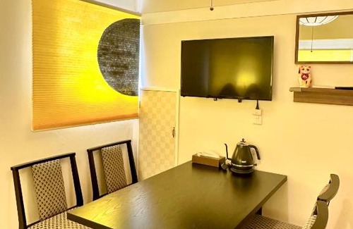 Yushima Apartment | 上野レトロ花 2-4人和風寝室 山手線3分 上野浅草銀座近い 御徒町駅3分 アメ横3分 上野駅10分 上野広小路駅3分 湯島駅2分 空港直接