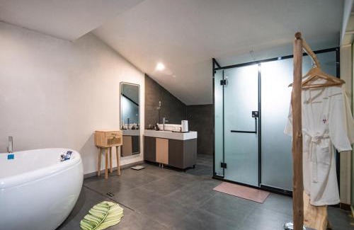 Wulingyuan House | 张家界阅竹山居民宿