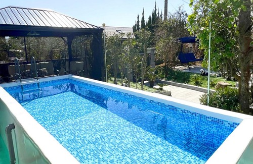 Tsubaki Onsen Villa | 海の眺め/プール付き/炭火BBQ(雨でも可能)/まるまる貸切別荘/最大13名/名勝千畳敷・三段壁近く