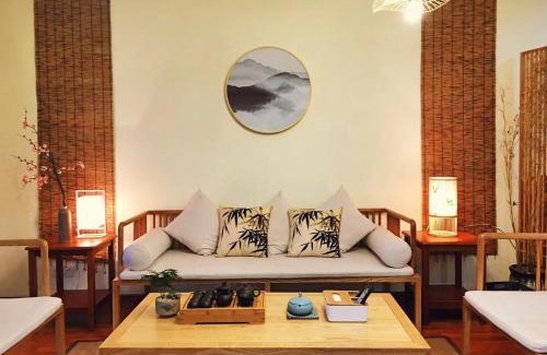 Yuzhong Apartment | 重庆两江云之上江景民宿意