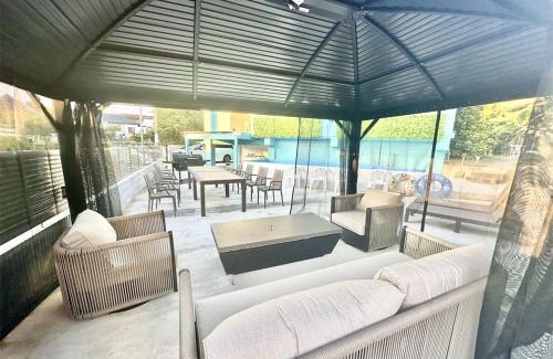 Tsubaki Onsen Villa | 雨でも炭火BBQ可!プール付き!Max12名!駐車場2台!千畳敷三段壁近く