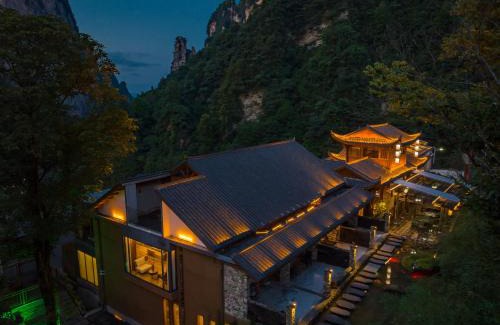 Wulingyuan Hotel | 雾里观阵山 Foggy Valley