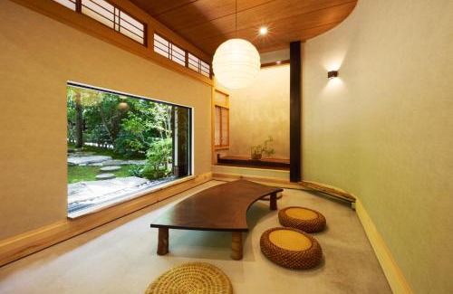 Midori Ward Villa | 高尾山すぐ貸切villa都心から70分自然豊か貸切サウナ道志ツーリングBBQ焚火花火日本庭園