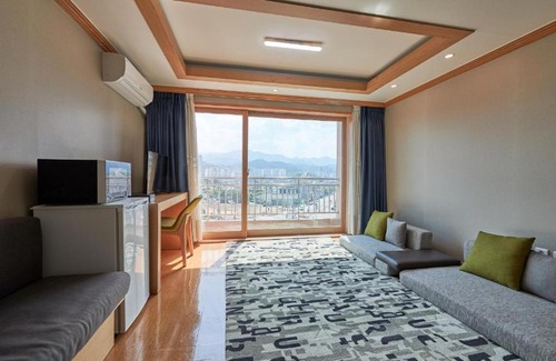 Sokcho Hotel | 속초굿모님호텔앤리즈토