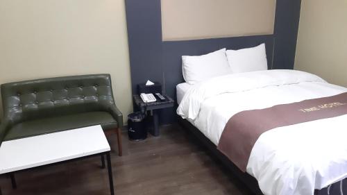Seolcheon-myeon Hotel | 충남 서산 타임호텔