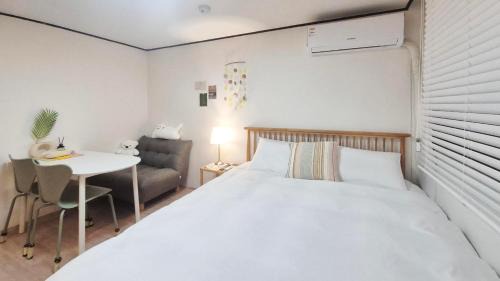 Yeonnam-dong Apartment | 홍대 연남 # Stay Y201
