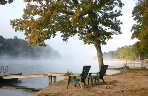 Mid America House | #05 - Lakefront Two Bedroom Cottage- Pet Friendly