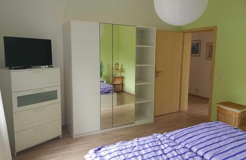 Bant Apartment | 064 Lindenstra e