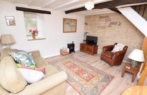 Calver House | 1 Bed in Curbar PK454