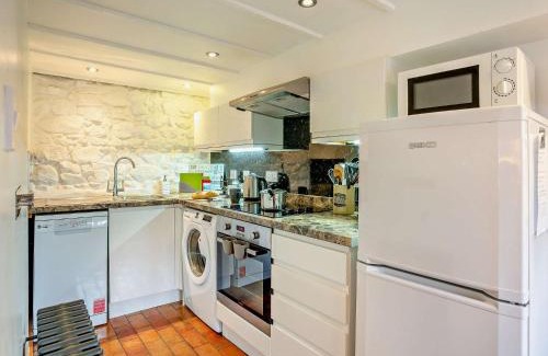 Kidwelly House | 1 Bed in Kidwelly 43406