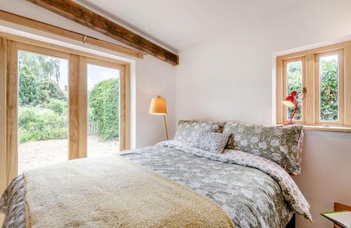 Faversham House | 1 Bed in Luddenham oc-s32602