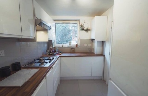 St. Mary's Park Apartment | 1 Bed-Park View-Balcony-WiFi-Pet Friendly