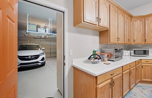 Las Campanas House | 1 Bedroom, 1 Bathroom, Lock-Off Casita with Parking in Garage for 1-Car/Truck.