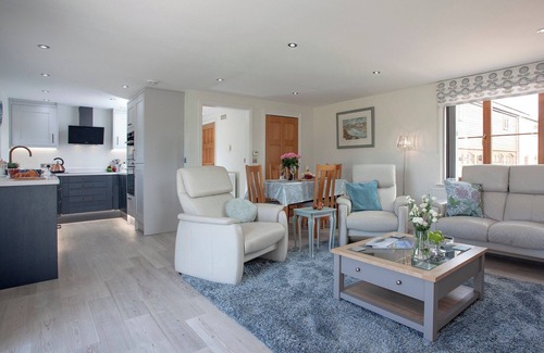 Bridgwater Cabin | 1 bedroom accommodation in Bridgwater