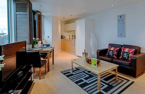 Portsmouth Cottage | 1 bedroom accommodation in Gunwharf Quays, near Portsmouth
