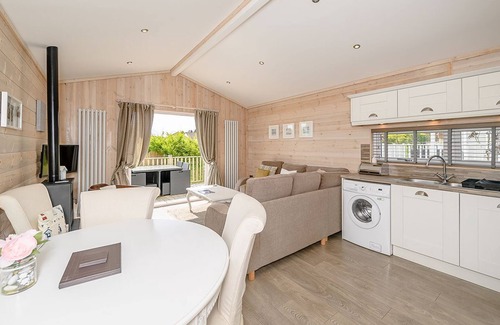 Honiton Cabin | 1 bedroom accommodation in Honiton