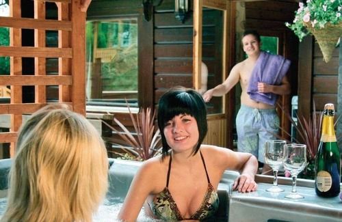 Ystradgynlais Cabin | 1 bedroom accommodation in Brecon Beacons National Park, Powys