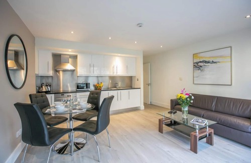 North Wall Apartment | 1 Bedroom Apartment Close to National College