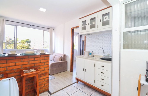 Alto da Gloria Apartment | 1 bedroom apartment near Couto Pereira Stadium