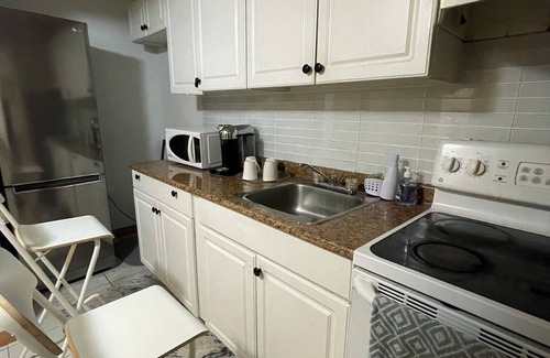 Calgary House | 1 bedroom Basement Suite with king bed