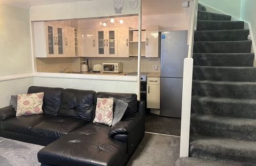 South Norwood House | 1 Bedroom Cosy House