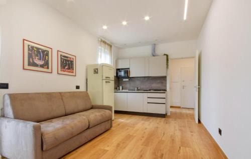 Rezza Apartment | 1 Bedroom Lovely Apartment In Lavagna