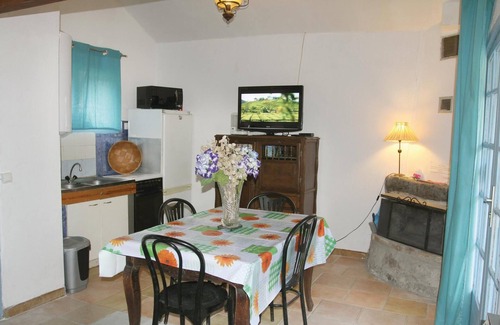 Mayres House | 1 bedroom nice home in Mayres