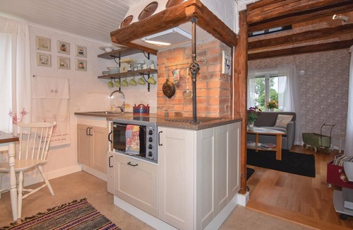 Larv House | 1 bedroom pet friendly home in Larv