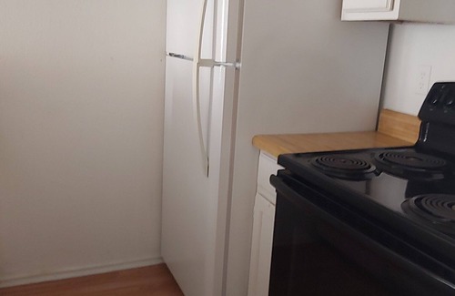 Far North Dallas Condo | 1 bedroom with fireplace